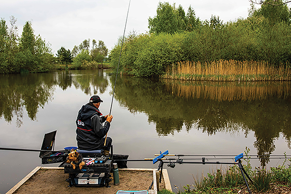 Snag Feeder Fishing - Tommy Pickering