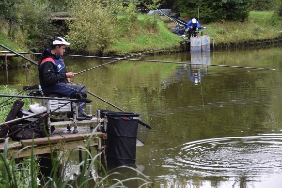 Tithe Barn Fishing North V South At Tunnel Barn Farm Report | Match Fishing
